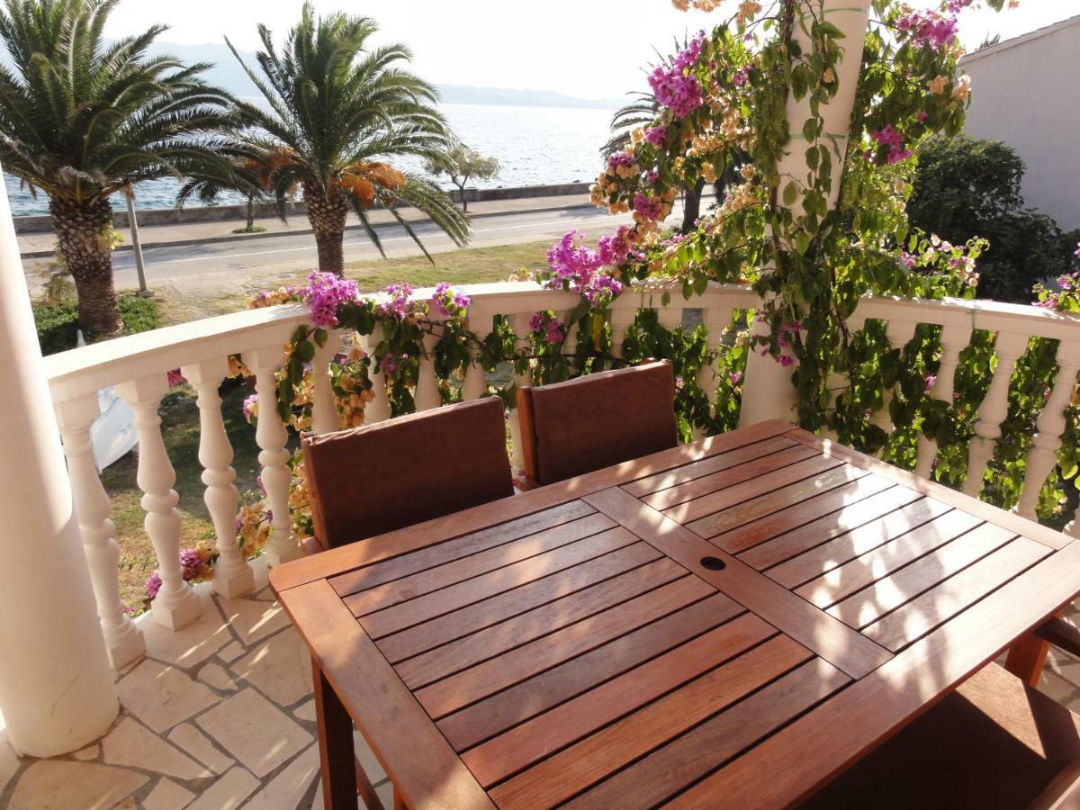 Apartmani Pavlovic Sućuraj Exterior foto
