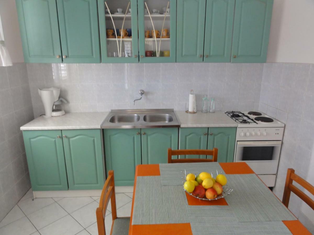 Apartmani Pavlovic Sućuraj Exterior foto