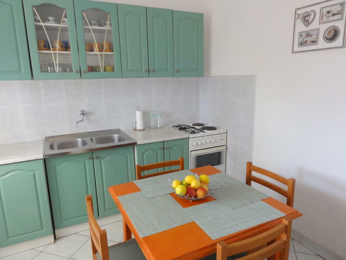 Apartmani Pavlovic Sućuraj Exterior foto